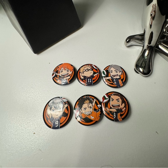 6 Haikyuu Karasuno Volleyball Team Anime Character Pins - Picture 4 of 4